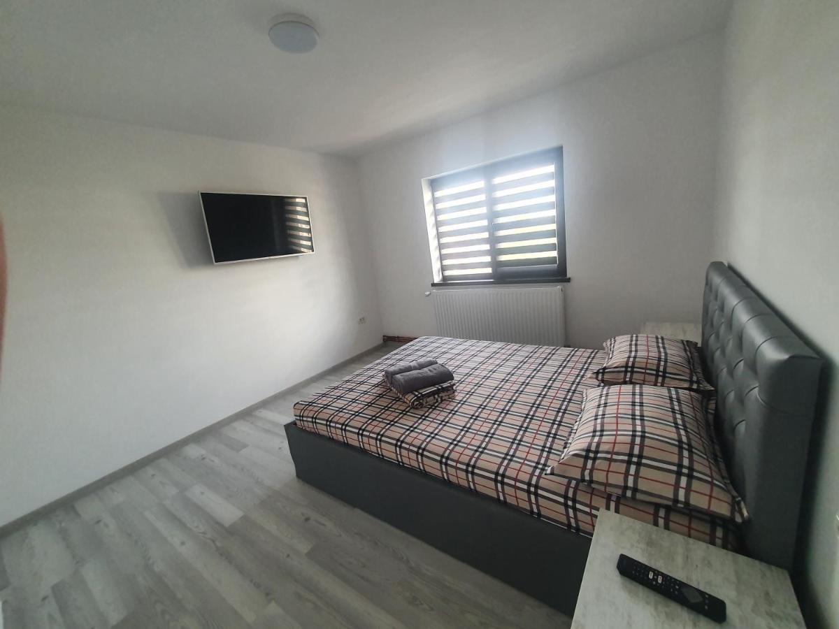 Apartament Nicole Curtea de Argeş Exterior foto